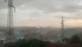 НАЈНОВИЈЕ УПОЗОРЕЊЕ РХМЗ-а: У наредна два сата ови делови Србије на удару пљускова и грмљавине