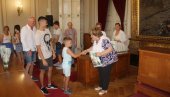 БРАТСТВО МАЂАРСКОГ И СРПСКОГ ГРАДА: Ђаци из Кишпеште у посети Сомбору