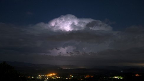 PRIZOR KAO IZ HOROR FILMA: Neverovatan oblak snimljen na nebu iznad Rtnja (FOTO)
