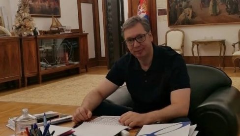 ČEKA NAS MNOGO DOBRIH STVARI U DANIMA PRED NAMA Vučić se oglasio na Instagramu - Srbija ide napred i ne želi da stane (FOTO)