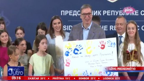 HVALA NA SVEMU, DRAGI PREDSEDNIČE Poruke mališana za predsednika Vučića (FOTO)