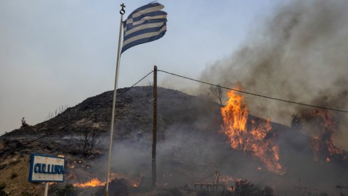 NASTAVLJA SE BITKA SA POŽARIMA: Danas za Grčku stanje uzbune, gase se vatre koje bukte na četiri fronta