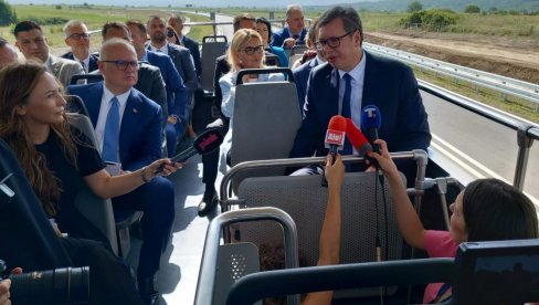 МНОГО ЈЕ ЛЕП ЈУГ СРБИЈЕ: Председник објавио видео са отварања прве деонице Ауто-пута мира (ВИДЕО)