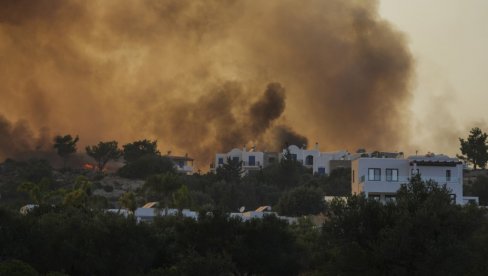 VATRA GUTA SVE PRED SOBOM, STOČARI OČAJNI: Izgorelo više od 4.000 domaćih životinja u Grčkoj