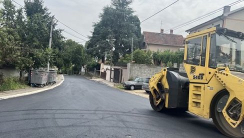 SREĐENA JOŠ JEDNA ULICA: Novi asfalt postavljen u Ulici prvoboraca u Kneževcu