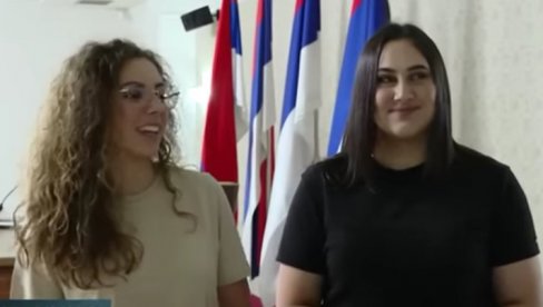 IZBACILI IH SA FAKULTETA ZBOG MLADIĆA: Studentkinje pokazivale tri prsta i fotografije generala