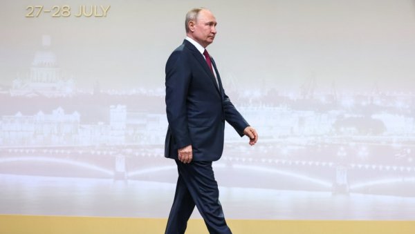 ТО ЋЕ СВИ МОРАТИ ДА УЗМУ У ОБЗИР: Путин - Африка постаје нови центар моћи