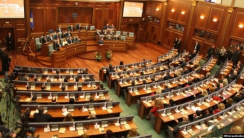 АЛБАНЦИ ПОДРЖАВАЈУ ЗЛОЧИНЦЕ ТЗВ. ОВК: Српска листа напустила скупштину