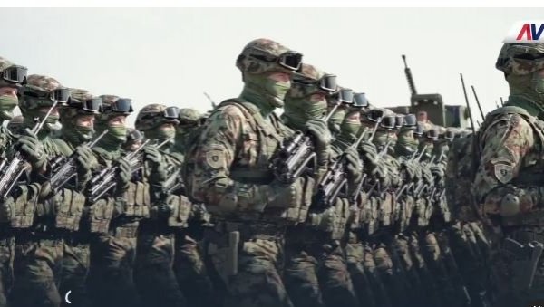 НАШЕ ЈЕ ДА ЧУВАМО МИР Вучић: Сви имају разлога да поштују српску војску, а нико нема разлога да се плаши (ВИДЕО)