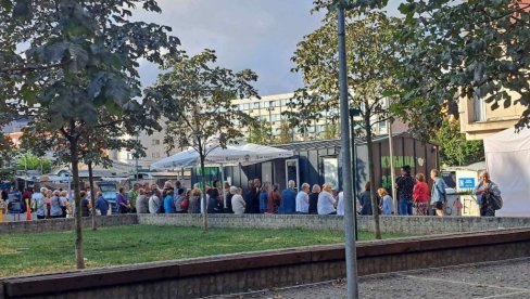 KUĆICA ZDRAVLJA NA PLATOU KRAJ VIŠKE ULICE: Opština Vračar poziva sugrađane da se besplatno pregledaju u mobilnoj ambulanti do 3. avgusta