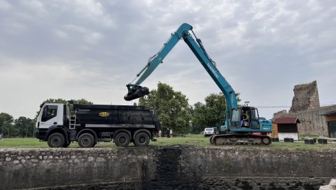UREĐENJE KANALA U SMEDEREVSKOJ TVRĐAVI: Očišćeno korito kanala oko Malog grada Brankovića