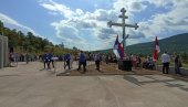 KRAJIŠNICI STIŽU NA PETROVAČKU CESTU: Počast stradalima na mestu gde je hrvatska avijacija bombardovala srpske izbegličke kolone