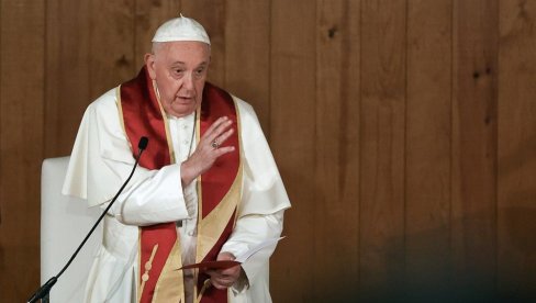 ČOVEK SE PRETVARA U PROIZVODNU MAŠINU: Papa Franja okrivio za nesreće na poslu preteranu težnju za profitom