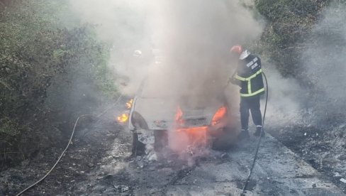 ПОЖАР У САСОВИЋИМА: Ватрогасци спречили да се ватра прошири