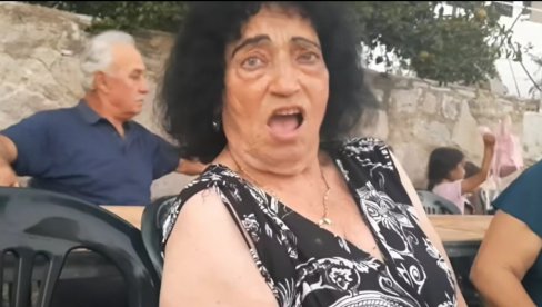 NA PRVI POGLED: Grčka bruji o ljubavi Kostasa (41) i Paraskeve (82) - u mislima je radio na tome dugo (VIDEO)