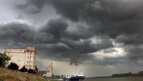 RHMZ NAJAVIO PADAVINE, ALI I PROLEĆNE TEMPERATURE: Večeras kiša, a u ovim delovima Srbije padaće i sneg - Upaljen meteoalarm