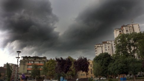 STIŽU JAKI PLJUSKOVI SA GRMVLJAVINOM, RHMZ UPOZORAVA: U ovim delovima Srbije će danas i sutra biti intenzivne padavine