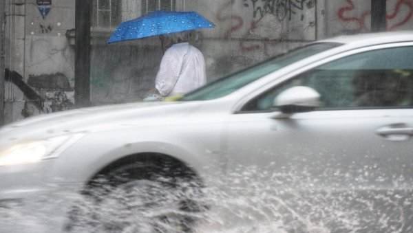 БИЋЕ ПЉУСКОВА И ГРМЉАВИНЕ: Наредних сат времена доноси кишу у ове делове Србије
