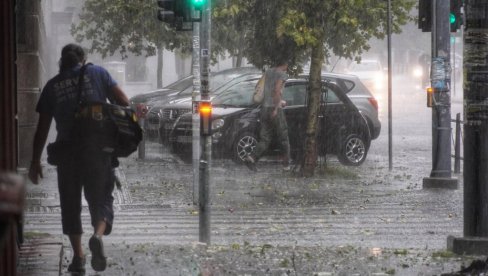 SNAŽNI PLJUSKOVI PRETE SRBIJI: Evo da li nas očekuju nove oluje i kada će prestati kiša