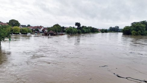 NA TERENU 150 VOJNIKA: Alarmirano Ministarstvo odbrane u Hrvatskoj, ljudi strepe od novih poplava