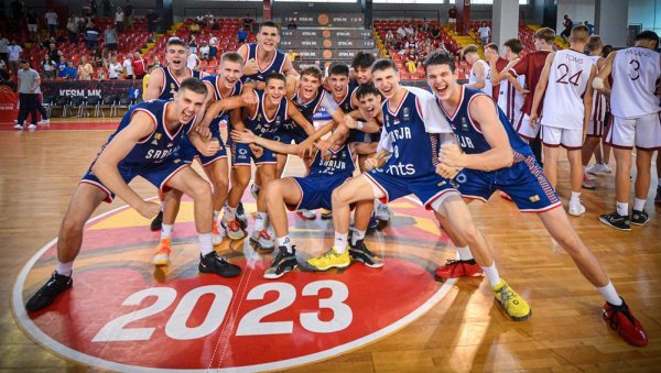 ПОСЛЕ 35 РАЗЛИКЕ, ПОБЕДА ОД +27: Кадети Србије се разгоропадили на У16 Европском првенству у кошарци (ФОТО)