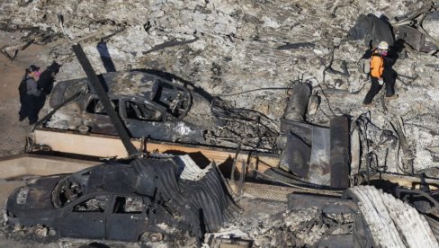 ЦЕЛА ПОРОДИЦА ИЗГОРЕЛА У АУТОМОБИЛУ: Угљенисана тела пронађена у возилу - страдали бежећи од пожара на Хавајима