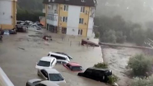 VODA ĆE NASTAVITI DA RASTE: Dramatično u Rusiji, evakuisano više od 2.000 ljudi (VIDEO)