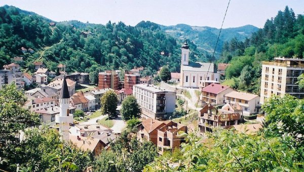 КОВАЊЕ ЗАВЕРЕ ПРОТИВ РЕПУБЛИКЕ СРПСКЕ: Митологизација Сребренице и вишеструко увећање броја жртава