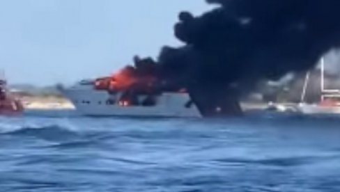 DRAMATIČNE SCENE NA JAHTI: Vatra progutala skupoceni brod u vlasništvu poznatog igrača pokera (VIDEO)
