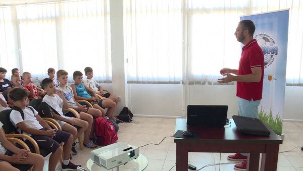 ЕДУКАТИВНИ СЕМИНАР У ЈАГОДИНИ: За младе фудбалере из дијаспоре