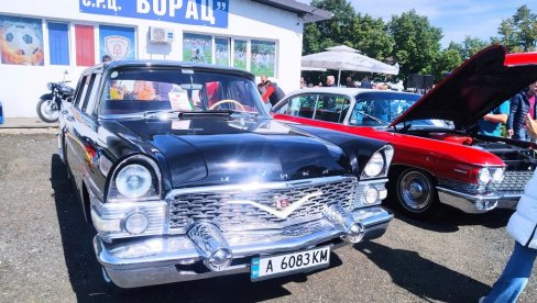 MEĐUNARODNI 5. OLDTAJMER SKUP: U Paraćinu ponovo izložba starovremenskih automobila