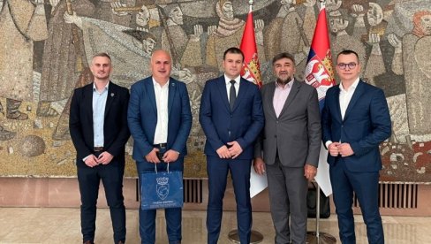PODRŠKA KANCELARIJI ZA MLADE: Ministarstvo turizma i omladine potpisalo ugovor sa GO Zvezdara