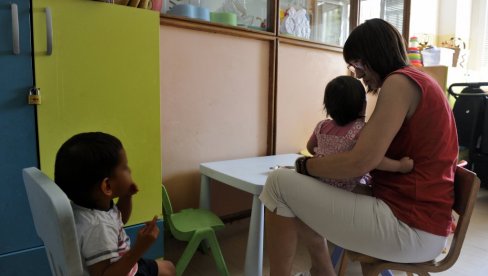 DUŽNI DA PODRŽE USVAJANJE: Ministarstvo za brigu o porodici i demografiju o hraniteljima i 306 dece koji čekaju usvojitelje