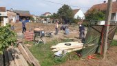 NOVOSTI SAZNAJU: Počeli radovi na obnovi kuće porodice Zahorec u Čelarevu koja ima četvoro dece, a koja im je uništena nakon oluje (FOTO)