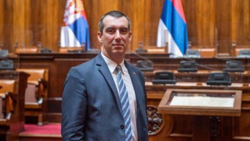 ОРЛИЋ: Србија је поносна на борбу Александра Вучића за њен народ и државу