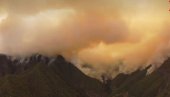 BESNI POŽAR NA TENERIFAMA: Ostrvo pod gustim dimom - evakuisano pet sela (VIDEO)