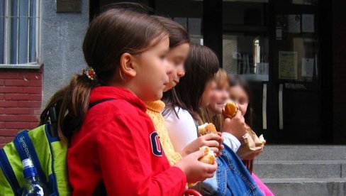 NIKAD NA ČASOVE BEZ DORUČKA: Koja pravila bi, vezano za ishranu, đaci trebalo da usvoje