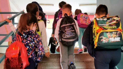 VAŽNA INFORMACIJA ZA RODITELJE: Od 1. septembra policajci će obezbeđivati sve škole u Srbiji