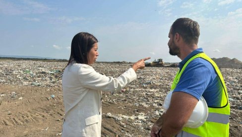 НЕНАЈАВЉЕНО: Ирена Вујовић обишла радове на санацији несанитарне депоније у Руми