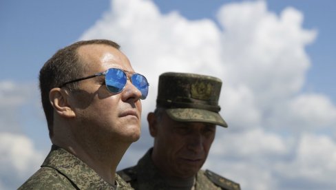 GOREĆE IM ZEMLJA POD NOGAMA: Medvedev posleo poruku odgovornima za napad na Belgorod (VIDEO)