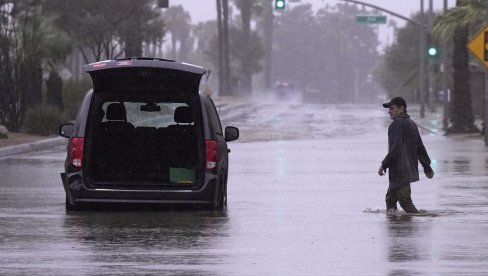 ГЛАВНА ОПАСНОСТ ЈЕ ПРОШЛА: Ураган Хилари протутњао Калифорнијом, очекује се да ће скроз нестати за један дан