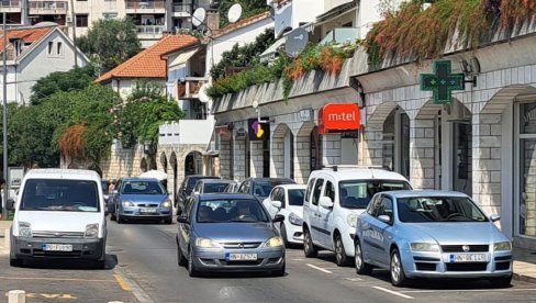 MNOGI VOZAČI NE POŠTUJU OVO PRAVILO, A MŽE SPASITI ŽIVOT: Ovo je najveći rizik zimske vožnje