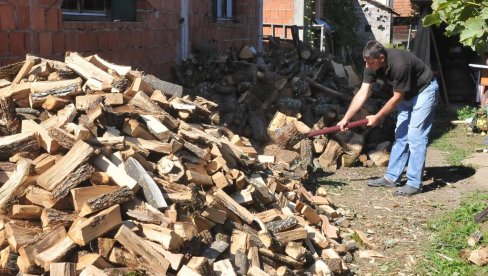 ЦЕНЕ ОГРЕВА У СРБИЈИ: Погледајте - колико кошта метар дрвета, тона пелета, а колика је цена угља