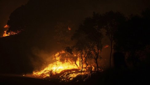 КАМЕРЕ 24 САТА СНИМАЛЕ ПОЖАР У ГРЧКОЈ: На почетку мало дима, а онда апокалипса (ВИДЕО)