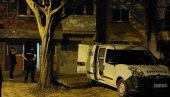 СУПРУЖНИЦИ ЗАЈЕДНО ПРЕМИНУЛИ: Беживотна тела данима била у стану у Улици Париске комуне у Новом Саду