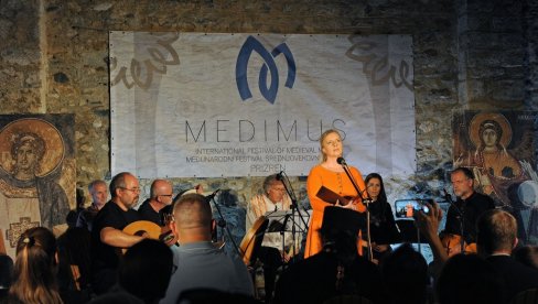SREDNJOVEKOVNI TONOVI MEĐU ZIDINAMA SRPSKE CRKVE: Međunarodni festival Medimus u Prizrenu