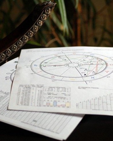 ДОБАР ДАН ЗА ПОСЛОВЕ СА НЕКРЕТНИНАМА Астро савет за уторак, 13. јануар:  Ево на које знаке утиче тригон Месеца и Сатурна