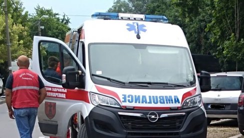 DEVOJKA UPALA U BUNAR DUBOK 20 METARA Drama kod Paraćina: Vatrogasci uspeli da je izvuku