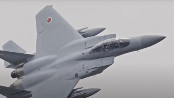 НАДГЛЕДАЈУ КИНЕСКИ ВОЈНИ ДРОН: Јапан подигао борбени авион