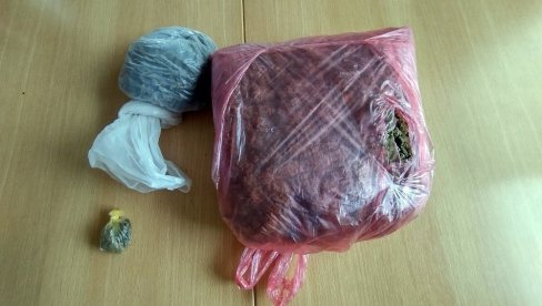POLICIJA U SMEDEREVSKOJ PALANCI UHAPSILA MLADIĆA SA DROGOM: U kući pronašli kilogram marihuane